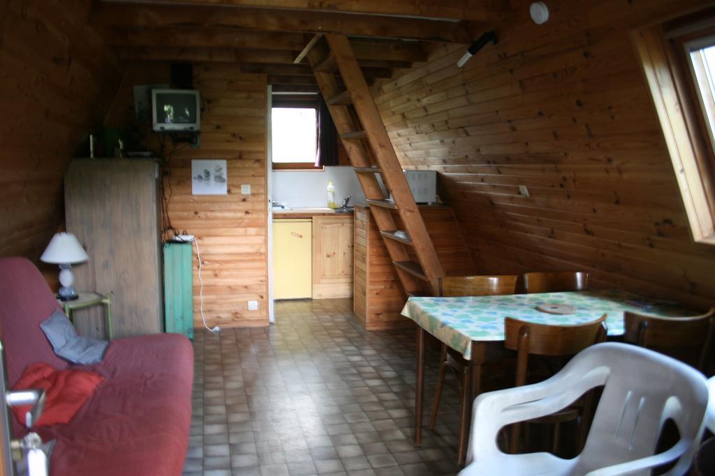 Отель La Ptite Ferme De Caro Meyrignac-l'Eglise Экстерьер фото